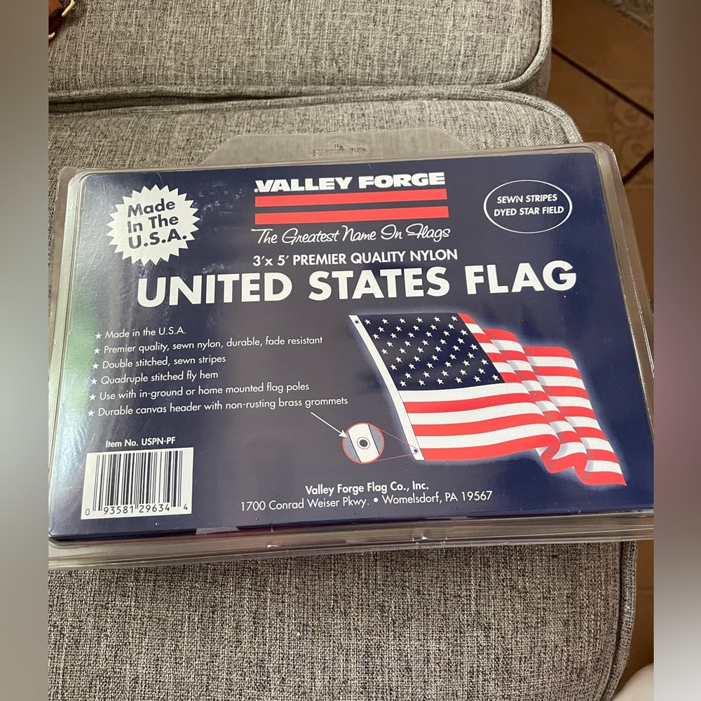 Valley forge 3’ x 5’ premier quality seen fade resistant United States flag